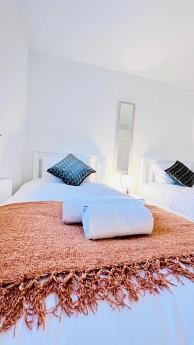 New Fully Furnished Cosy Home Balderton Ngoại thất bức ảnh