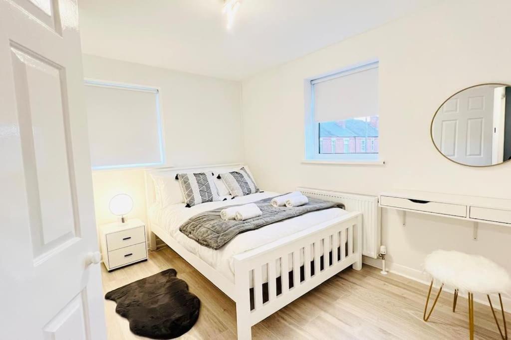 New Fully Furnished Cosy Home Balderton Ngoại thất bức ảnh