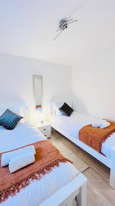New Fully Furnished Cosy Home Balderton Ngoại thất bức ảnh